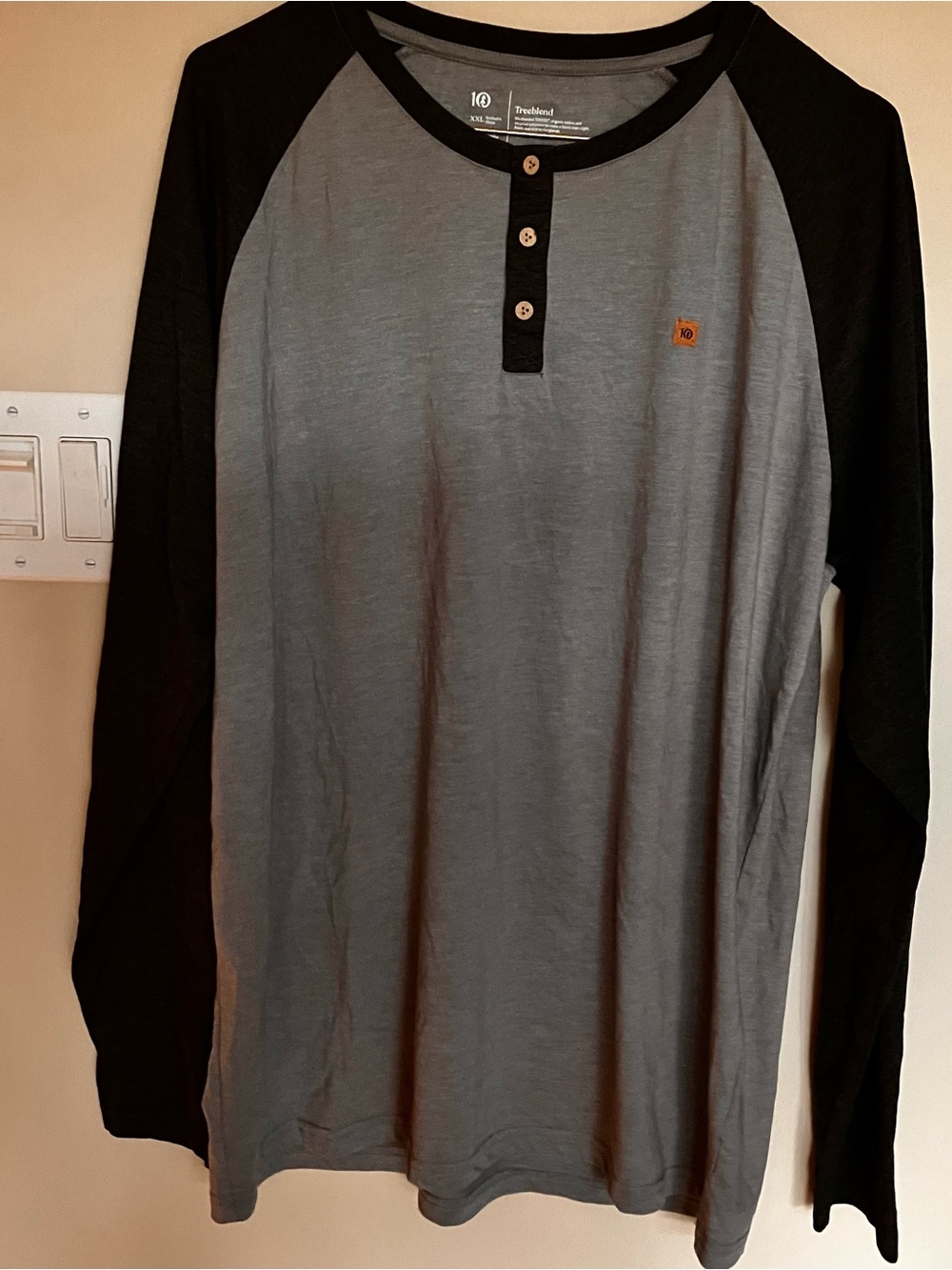 Ten tree Men’s Grey and Black Raglan Henley Long Sleeve Tee like new streetwear